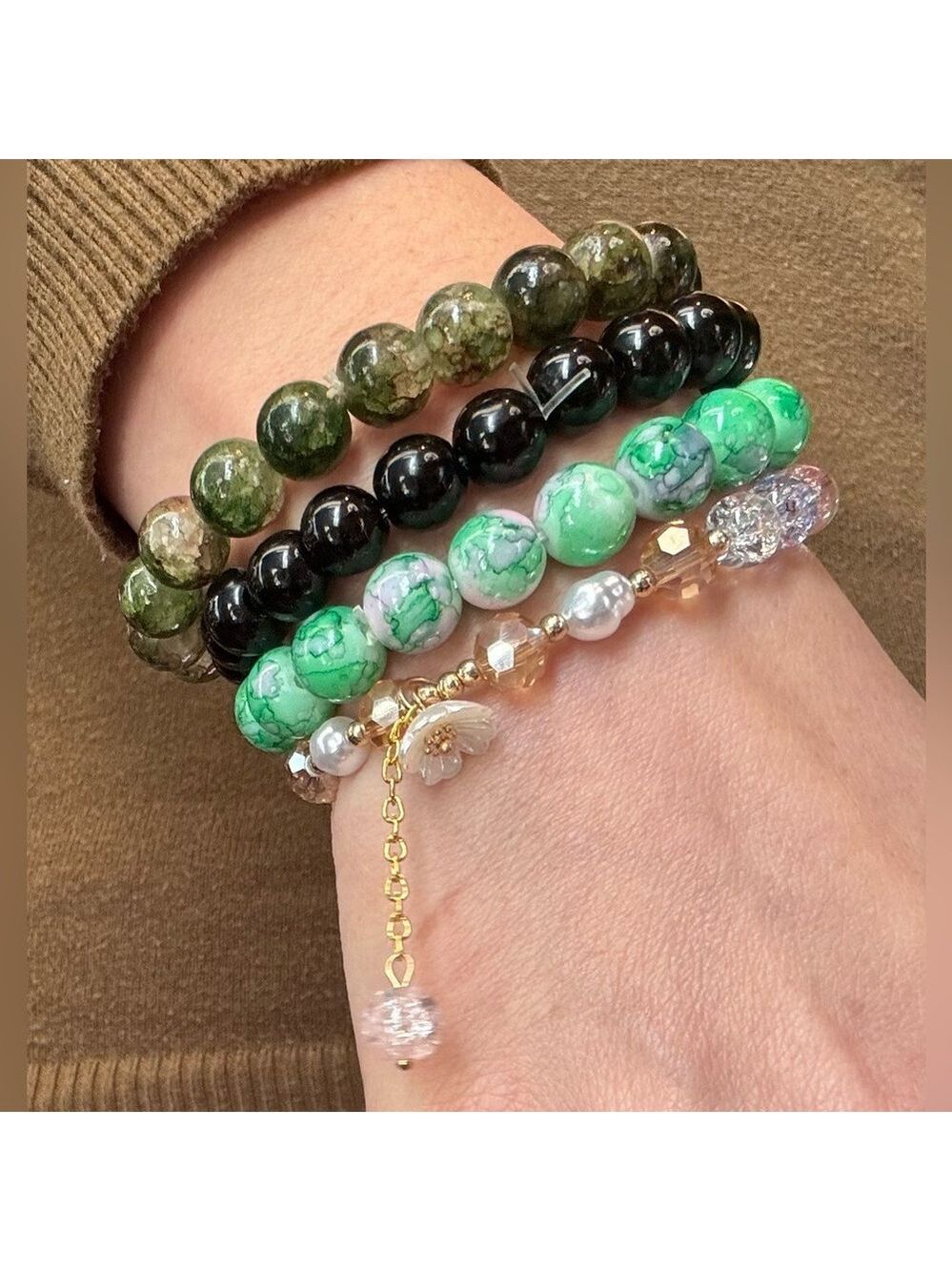 0104. Elegant Green and Black Glass Beaded Bracelet Set